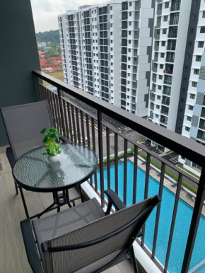 Desaru Utama Apartment with Swimming Pool View, Karaoke, FREE WIFI, Netflix, near to Car Park